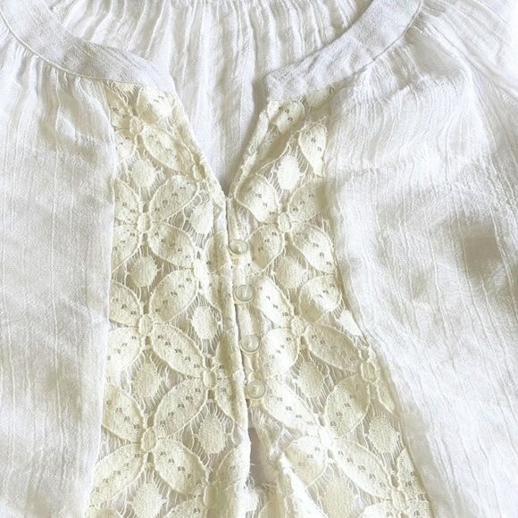 Women's White Split Neck White Gauzy Top / Blouse - Picture 13 of 13